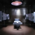 Der Schacht der Ziel-Saug-Technik von oben gesehen: mit den Schiebern kann man den Wasserfluss regeln.