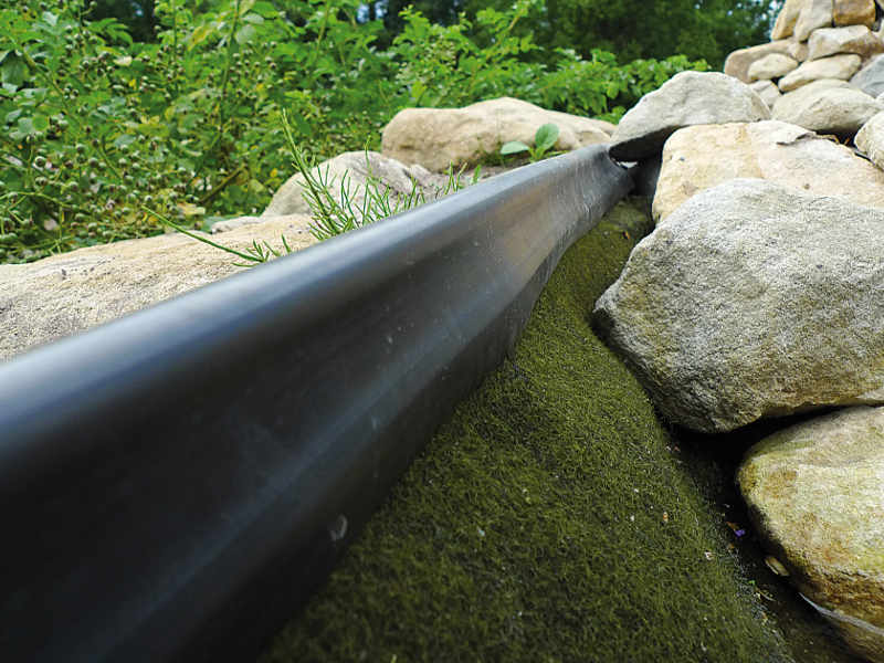 Kapillarsperren bei Folienteichen