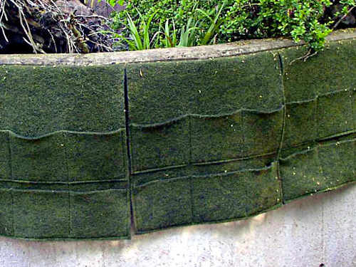 Steilufer gestalten mit der NaturaGart Taschenmatte