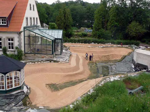Einbau der Verbundmatte im Schwimmteich
