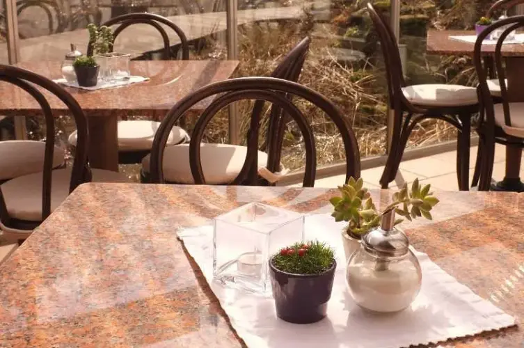 Im Café Seerose den späten Frühling genießen