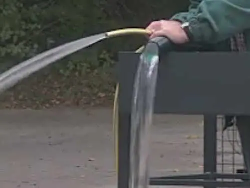 Förderhöhe und Wassermenge bei Teichpumpen – mit der richtigen Pumpe Geld sparen