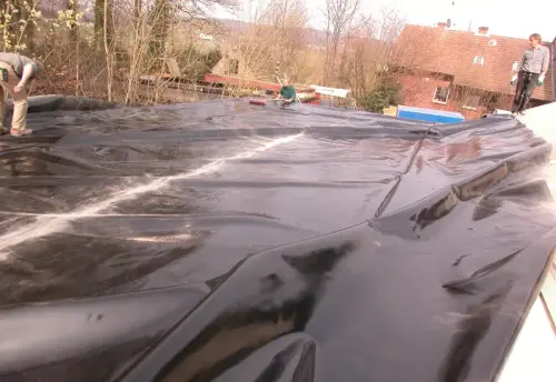 Die Dachfolie verlegen