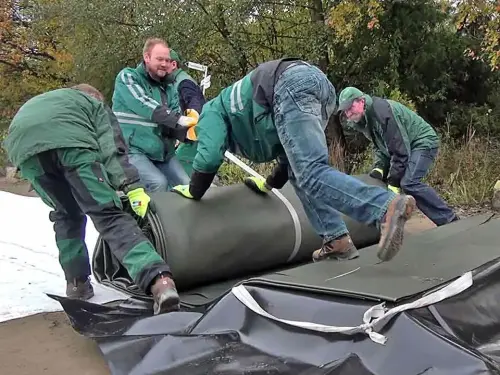 Die Folie lässt sich nur in eine Richtung abrollen