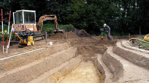 Erdarbeiten beim Teichbau - Bild 7