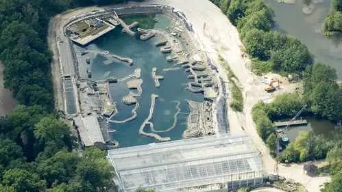 Luftbild des fast vollständig gefluteten Tauchparks - Bild 2