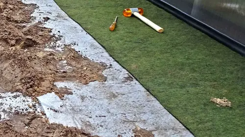 Die seitliche Absicherung der Dach-Entwässerung