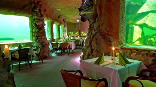 Candle-Light-Dinner
