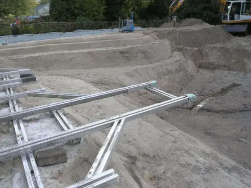 Teichsteg: bis 1,5 m freitragend über das Wasser
