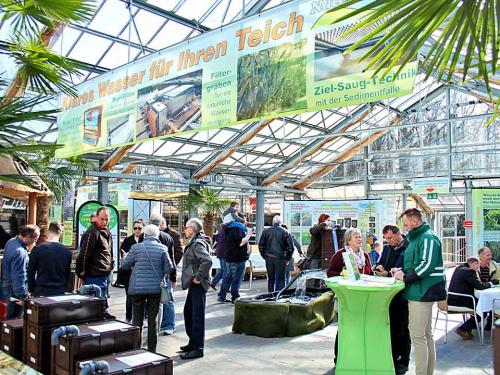 Ausstellungsstände in der Palmenhalle