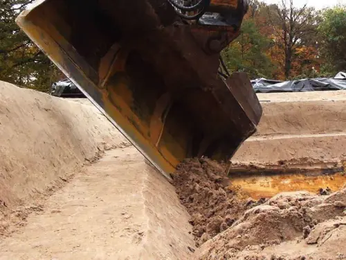 Erdarbeiten für Teiche