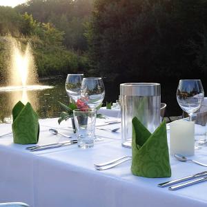 Abendbuffet unter Palmen 