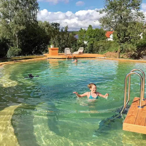 Schwimmteich 300 m³, preiswerte Bauweise