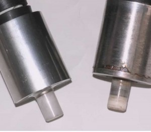 Bevor es zum Totalverlust (rechts) durch Kalkschäden kommt, sollte die Teichpumpe entkalkt werden (links)