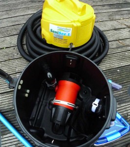 Ein Blick ins Innere: Hier wird Schlamm mittels Unterdruck eingesaugt.