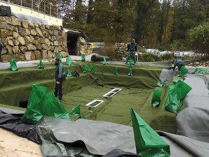 Stabile Sandsäcke im Programm: wichtiges Hilfsmittel beim Teichbau