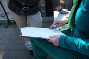 Kunden können auch eigene Pläne und Zeichnungen mitbringen. Die Kollegen bei NaturaGart haben Erfahrung mit tausenden von Teichen.