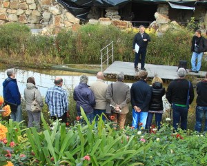 Im Frühjahr 2014 sind nur noch wenige Plätze am 12. April buchbar. Die nächste Teichbau-Seminar-Serie beginnt dann im Herbst. Eventuelle Zusatztermine werden noch geprüft.