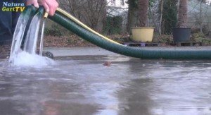 Bei gleicher Pumpenleistung, wirkt sich der Leitungsdurchmesser bei den im Teichbau übichen Forderhöhen entscheidend auf die Fördermenge aus.