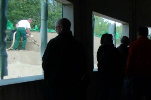 Beim letzten Teichtreff wurde am Beispiel des Schnuppertauchbeckens die Technik der Folienpanzerung vorgeführt.